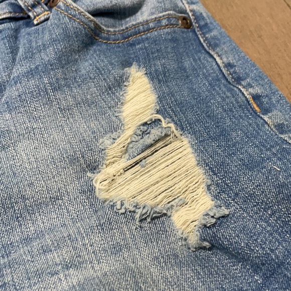 Light washed Jean shorts - Picture 3 of 4